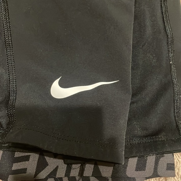 Nike Pro. Youth 3/4 Tights. Like new. - Picture 3 of 3